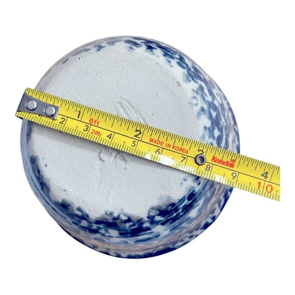 Artisan Ceramic Apple Baking
Dish - a Pair signed by Artist - Picture 9 of 11